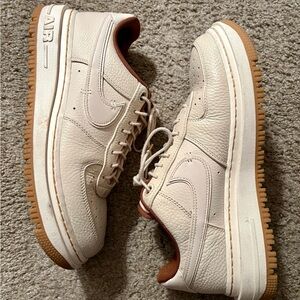 AIR FORCE 1 LUXE 'PECAN
